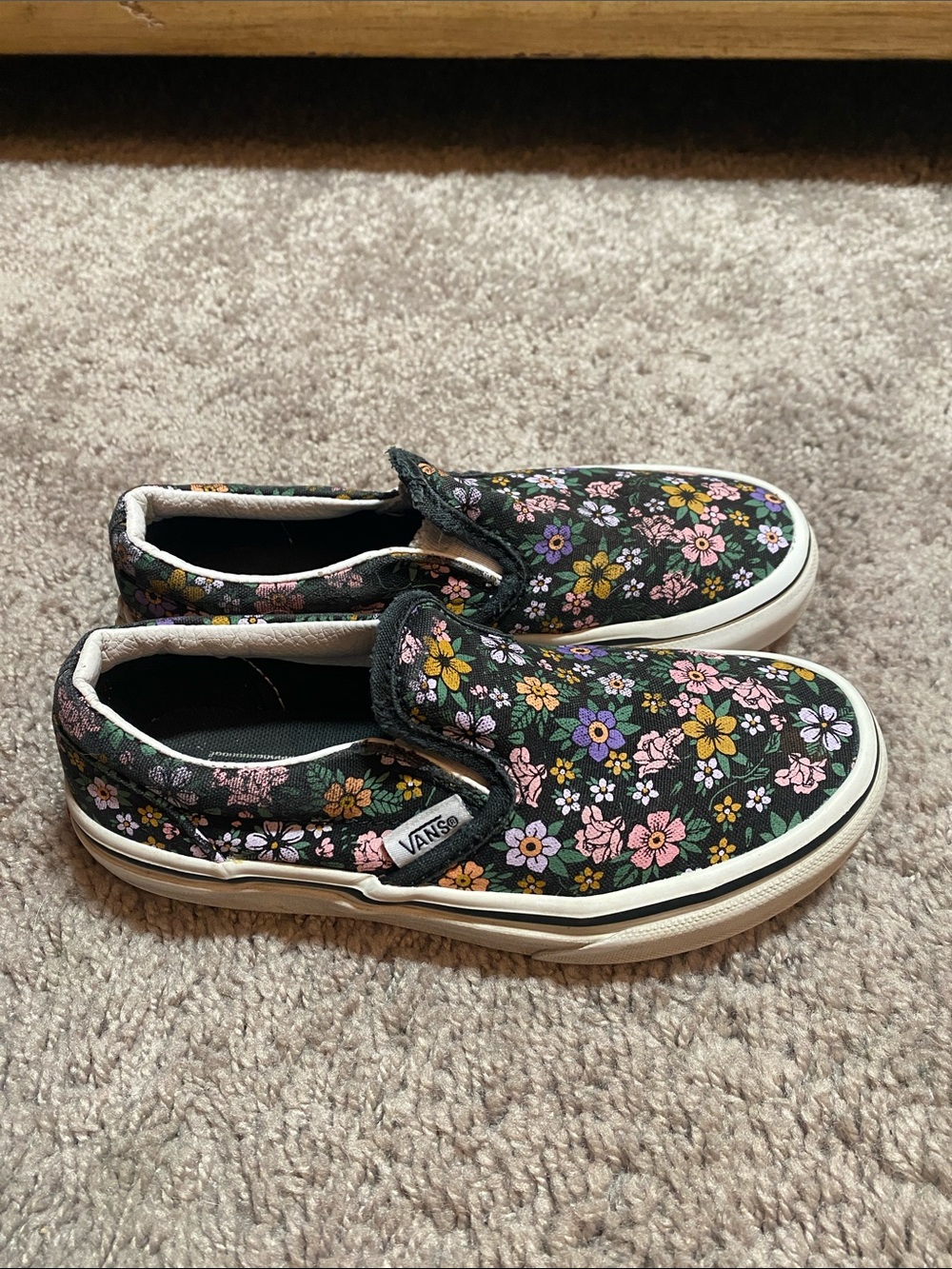 Vans Oldskool Low Kids Slip-On Floral Sneakers in Black size 13 US